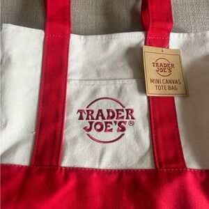 Traders joe tote bag only have one red